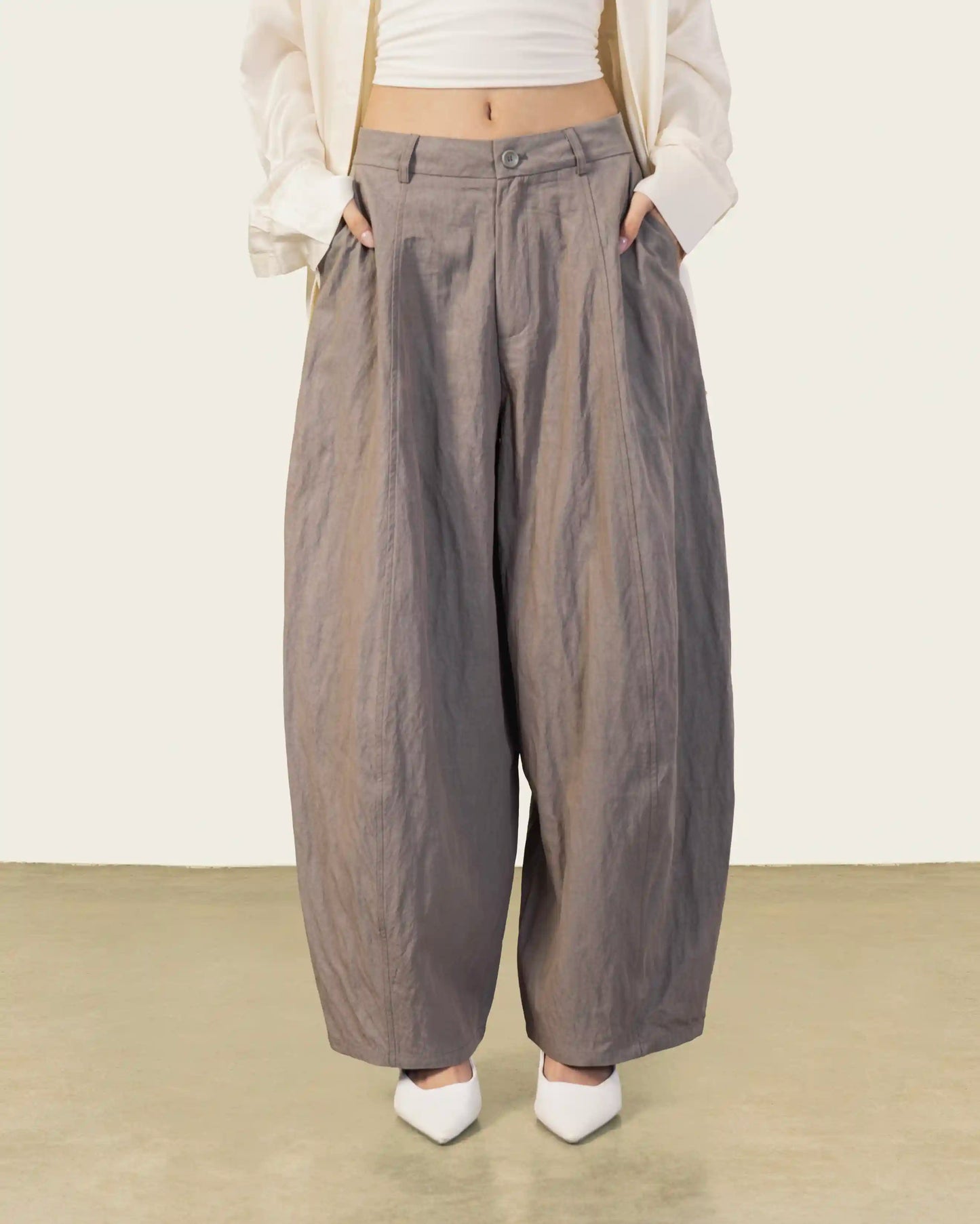 Barrel Pants in Desert Taupe
