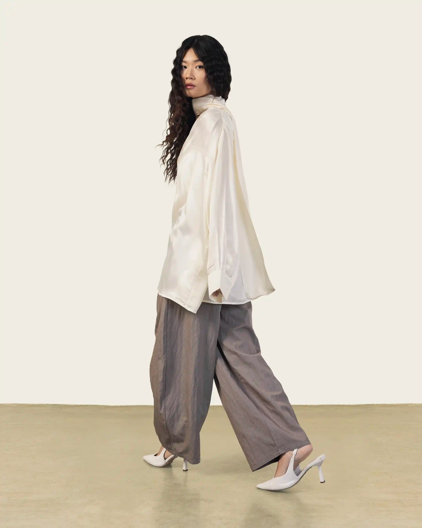 Barrel Pants in Desert Taupe