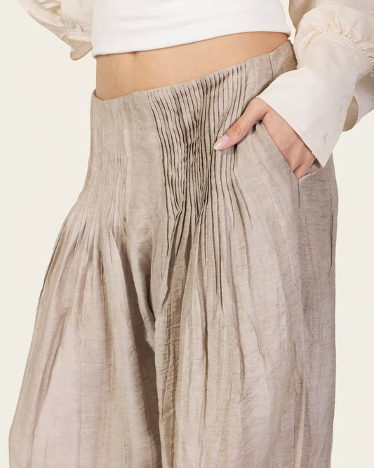 Pleated Wide Leg Pants in Cafe au Lait